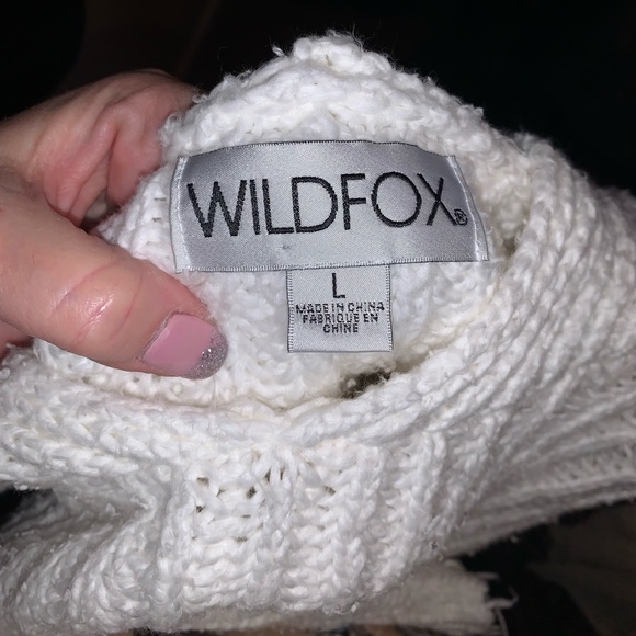 Adorable frayed short sweater with hood. - Picture 3 of 3